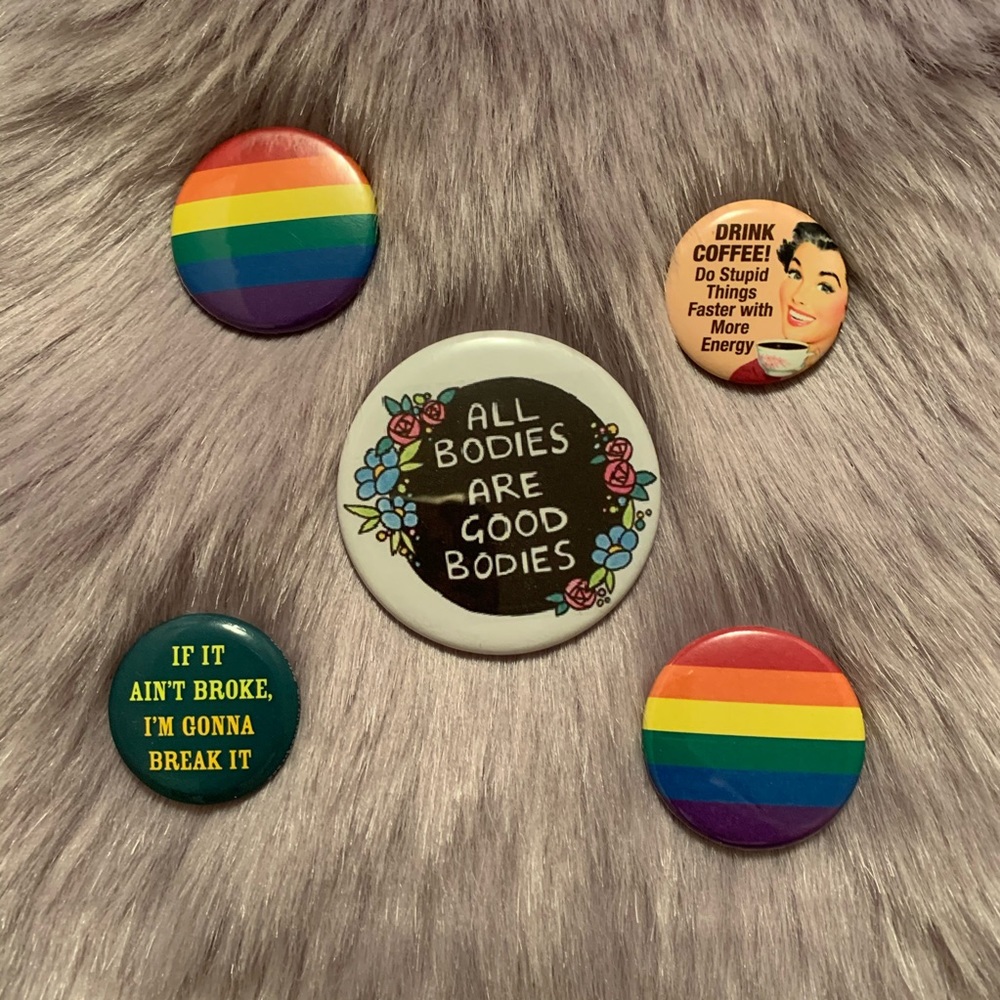 💋3/$10: 5 Buttons